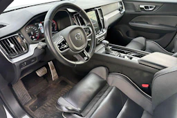 valkoinen Volvo S60 2020 kuva 3.