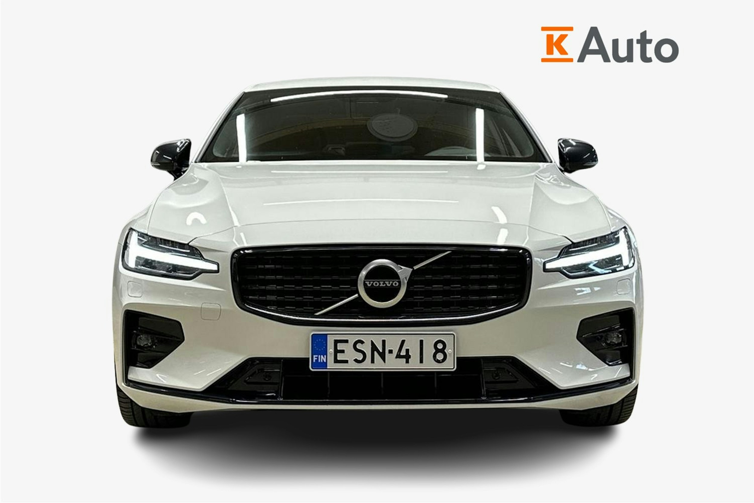 valkoinen Volvo S60 2020 kuva 5.