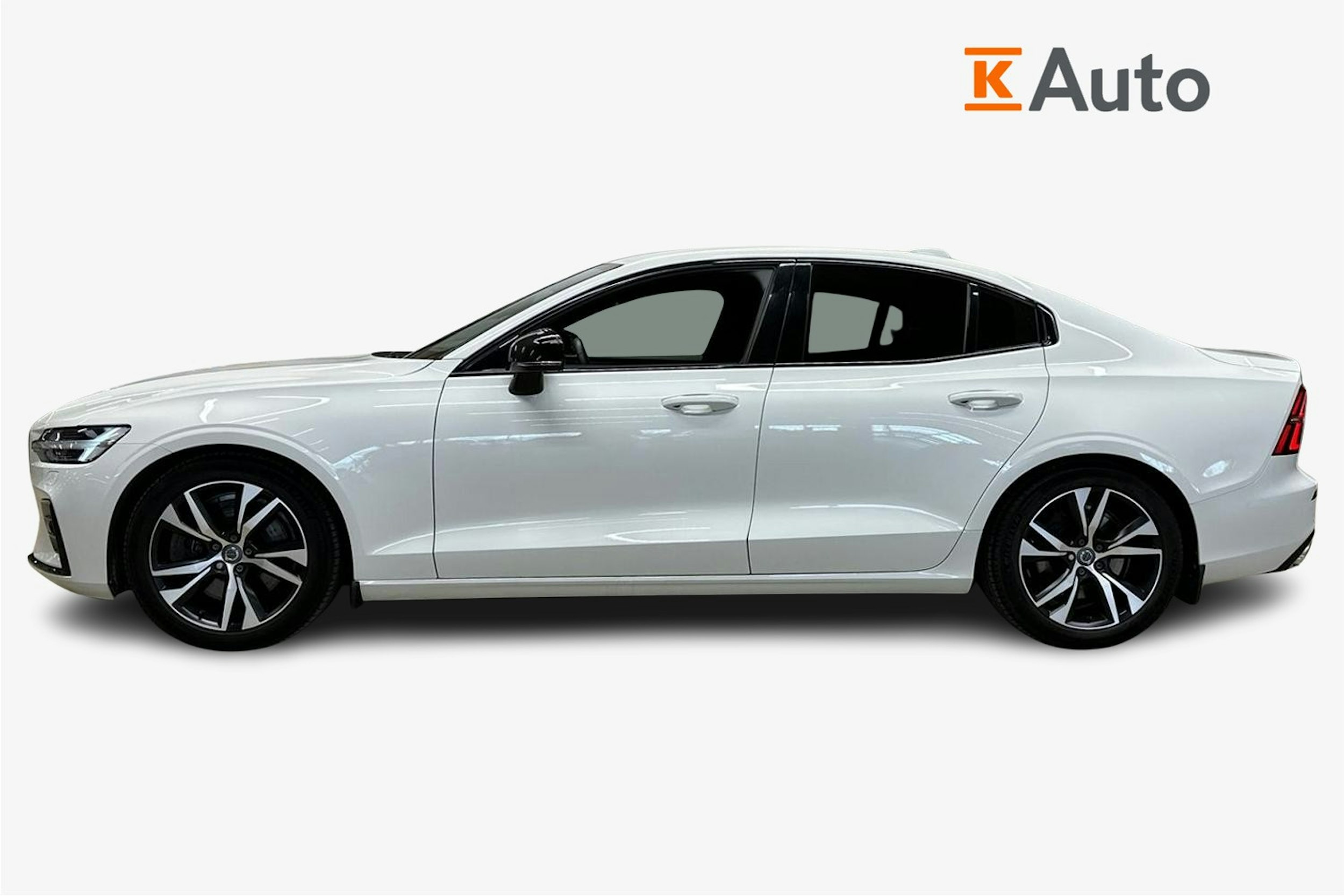 valkoinen Volvo S60 2020 kuva 6.