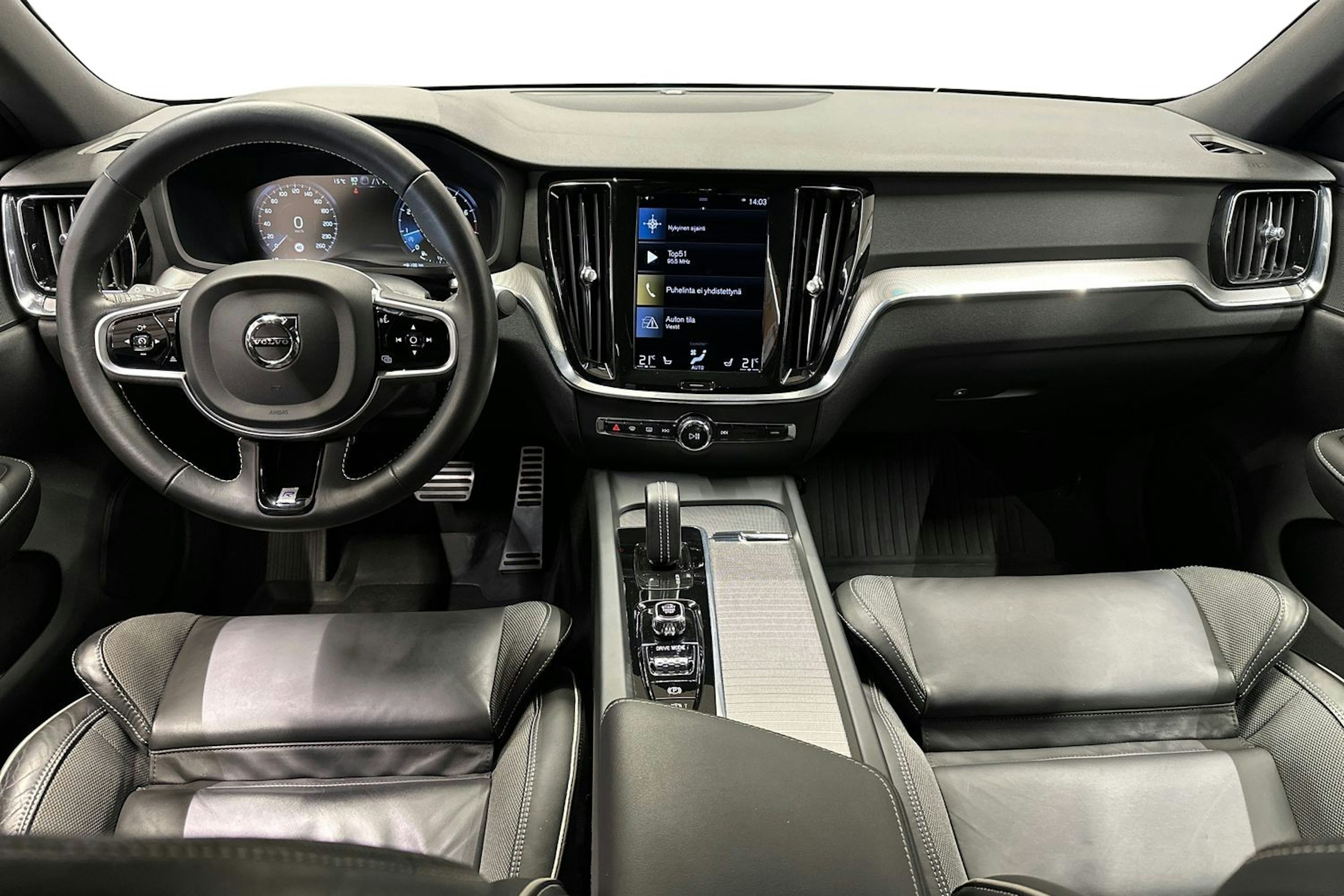 valkoinen Volvo S60 2020 kuva 9.