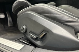 valkoinen Volvo S60 2020 kuva 18.