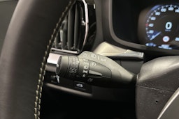 valkoinen Volvo S60 2020 kuva 28.