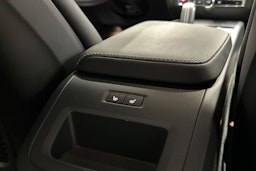 valkoinen Volvo S60 2020 kuva 32.
