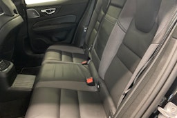 musta Volvo S60 2020 kuva 10.
