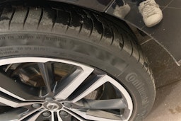 musta Volvo S60 2020 kuva 13.