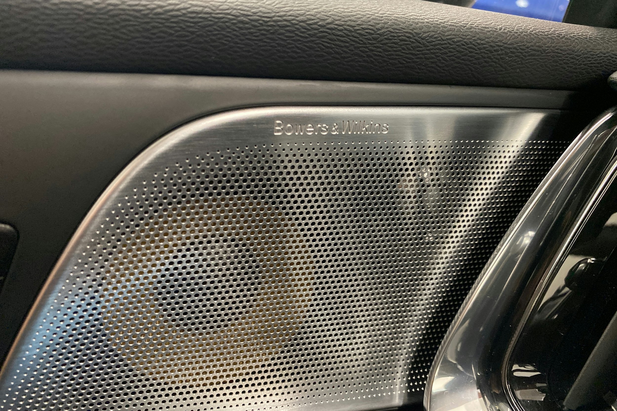 musta Volvo S60 2020 kuva 23.