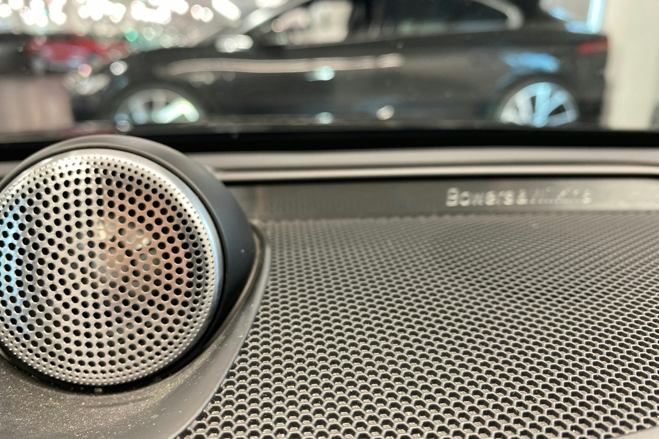 musta Volvo S60 2020 kuva 24.
