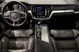 musta Volvo S60 2020 kuva 7.