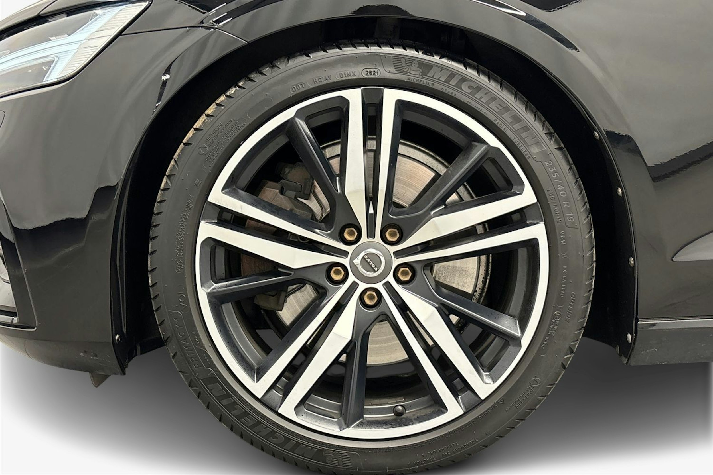 musta Volvo S60 2020 kuva 9.