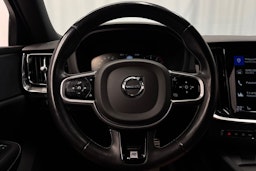musta Volvo S60 2020 kuva 15.