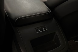 musta Volvo S60 2020 kuva 25.