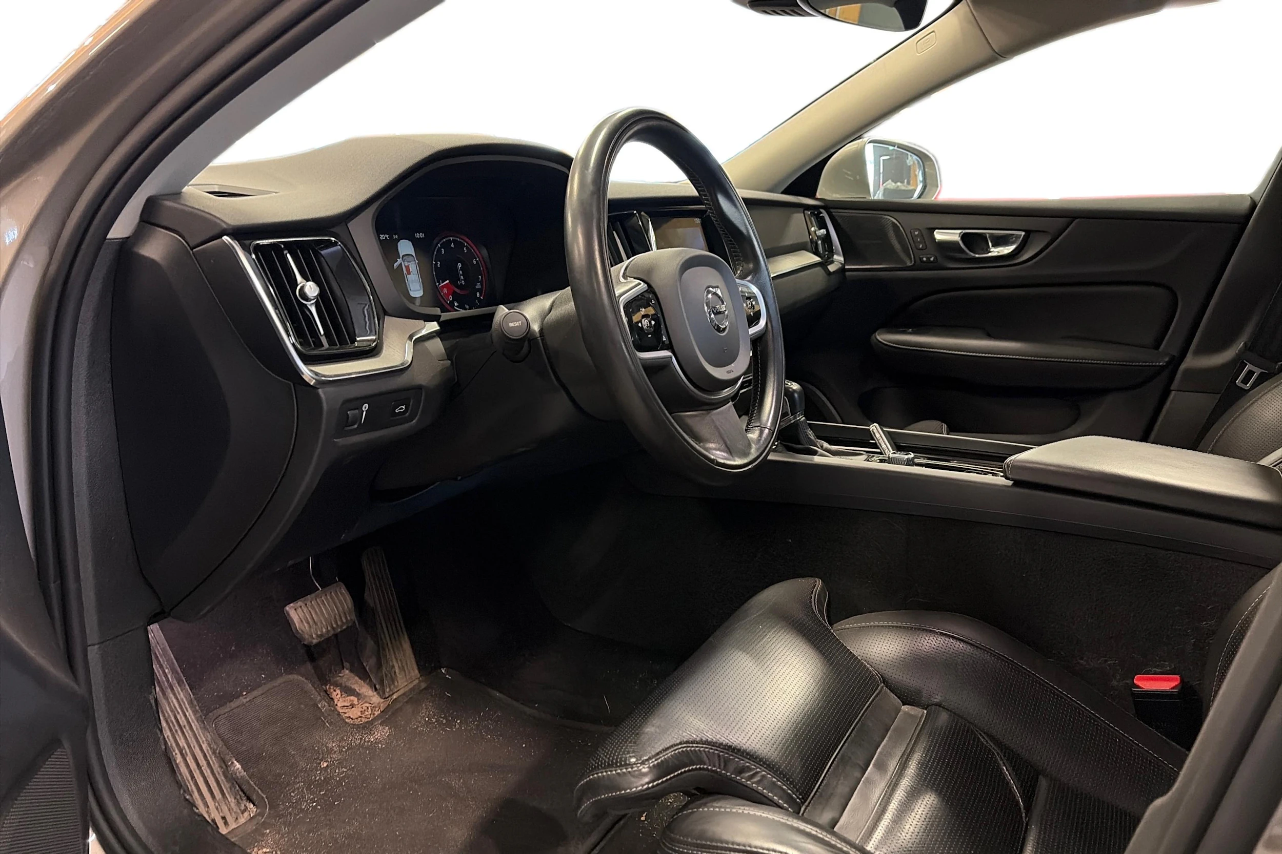 harmaa Volvo S60 2020 kuva 3.