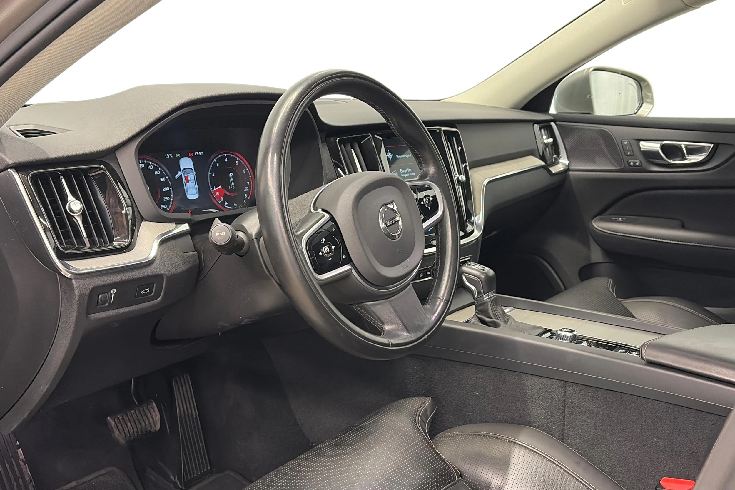 harmaa Volvo S60 2020 kuva 8.