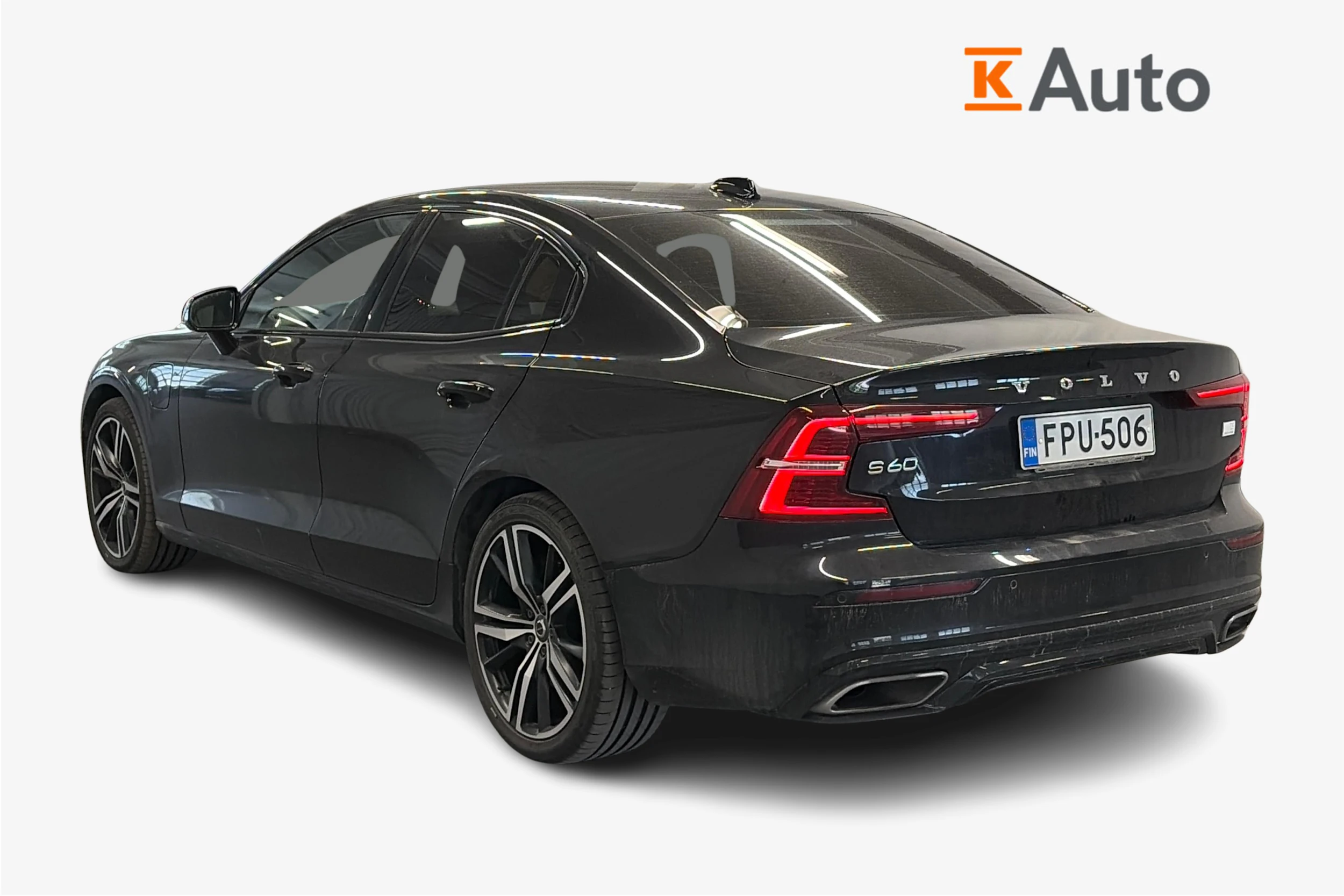 musta Volvo S60 2020 kuva 2.