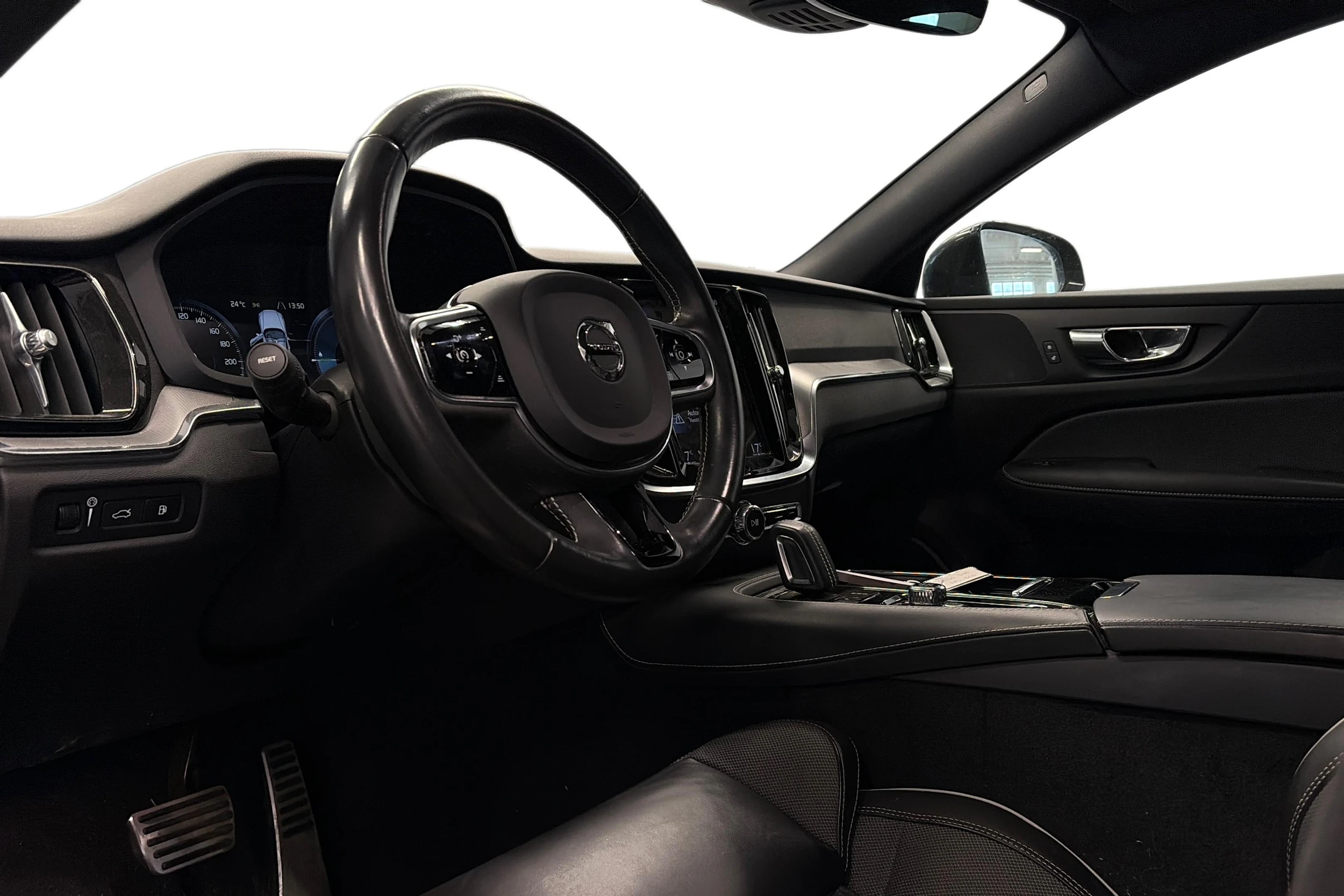 musta Volvo S60 2020 kuva 3.