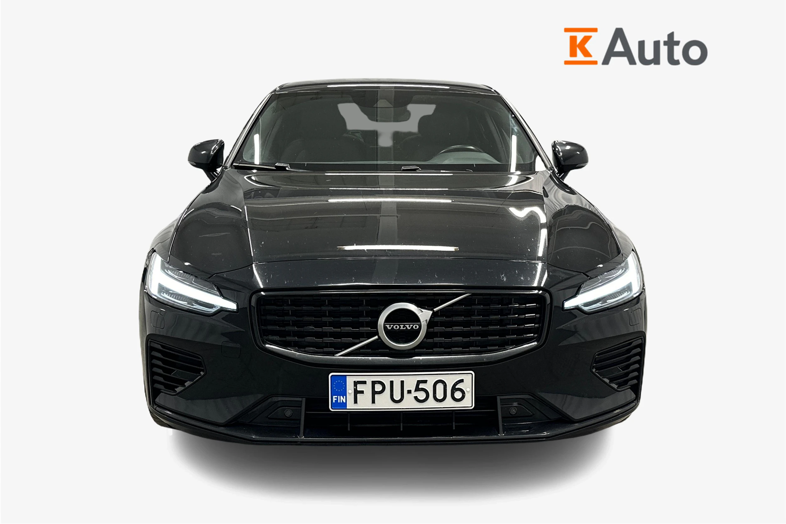 musta Volvo S60 2021 kuva 4.