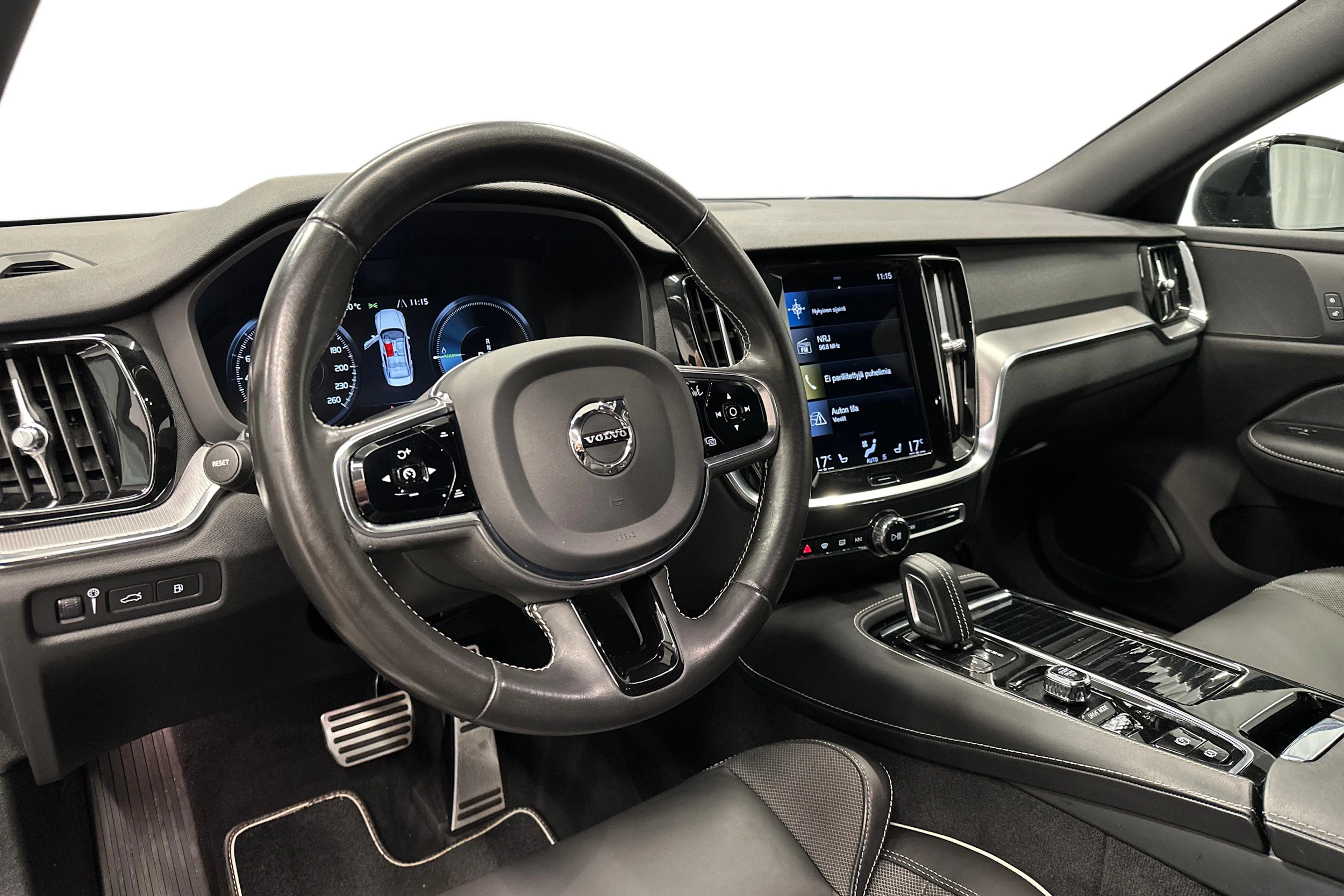 musta Volvo S60 2021 kuva 6.