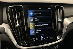 musta Volvo S60 2021 kuva 17.