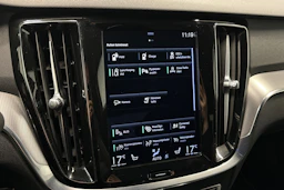 musta Volvo S60 2021 kuva 18.