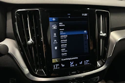musta Volvo S60 2021 kuva 21.