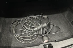 musta Volvo S60 2021 kuva 33.