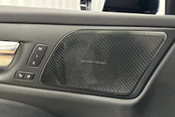 sininen Volvo S60 2020 kuva 5.