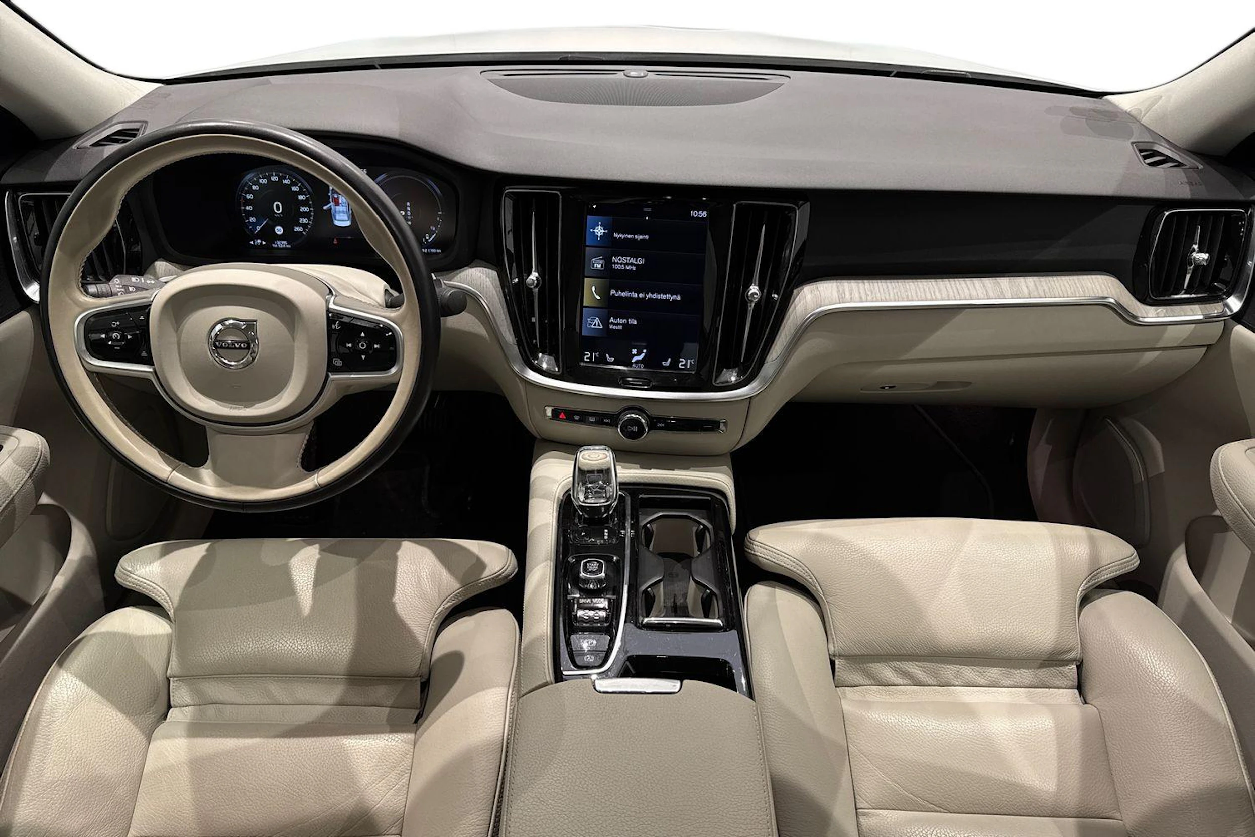 valkoinen Volvo S60 2020 kuva 9.