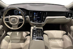 valkoinen Volvo S60 2020 kuva 9.