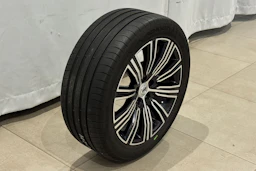 valkoinen Volvo S60 2020 kuva 15.