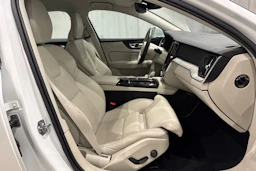 valkoinen Volvo S60 2020 kuva 20.