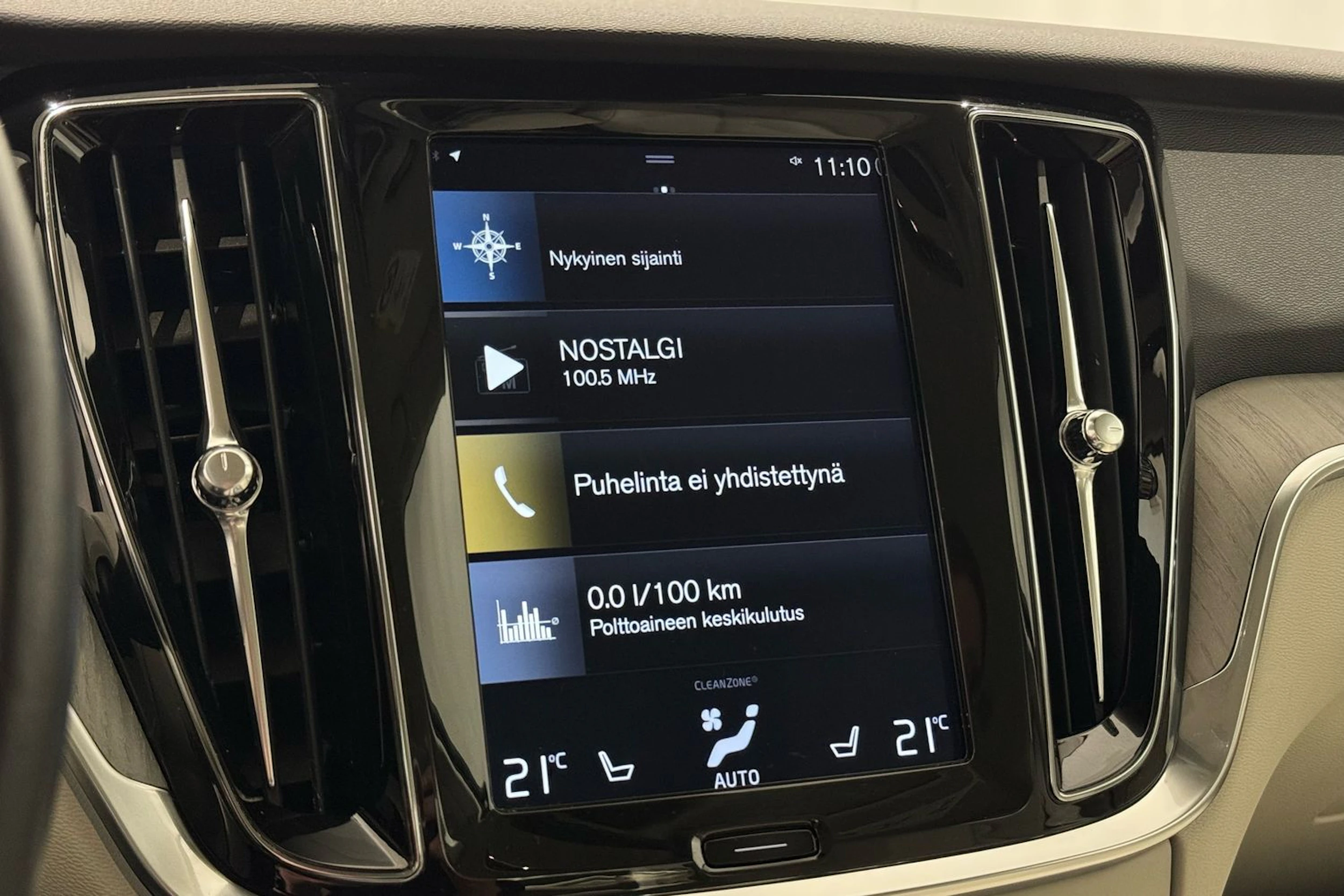 valkoinen Volvo S60 2020 kuva 26.