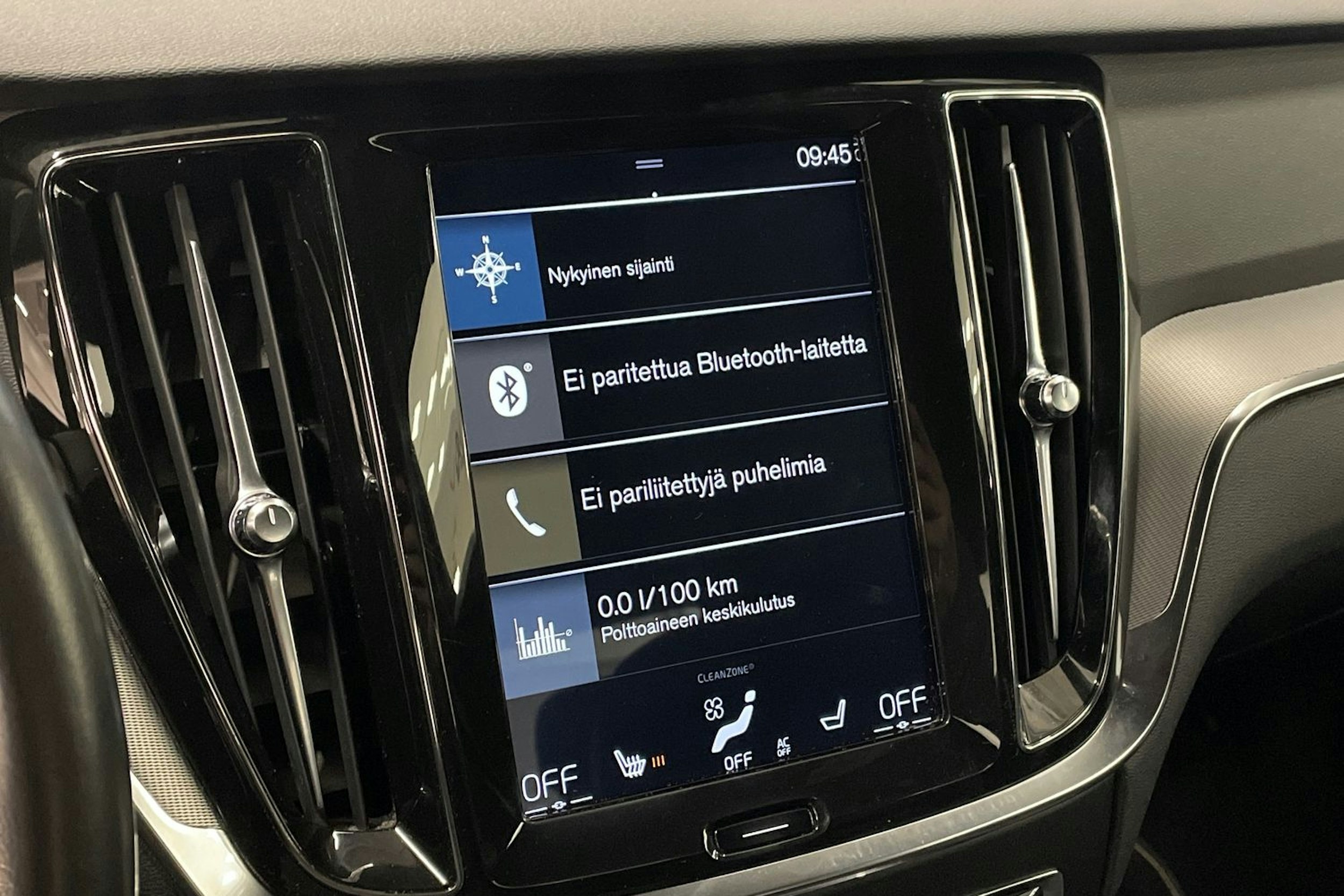 harmaa Volvo S60 2020 kuva 17.