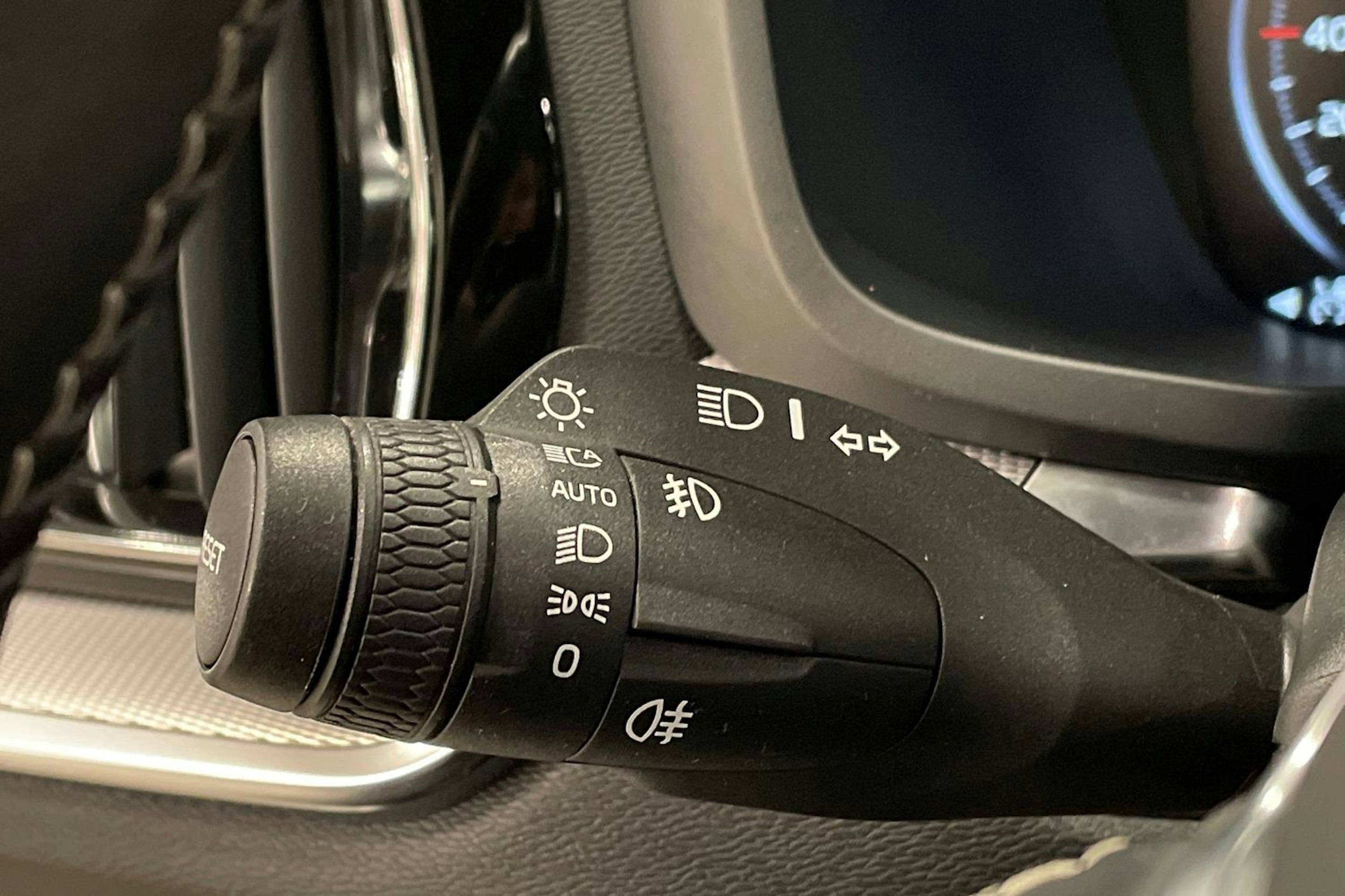 harmaa Volvo S60 2020 kuva 19.