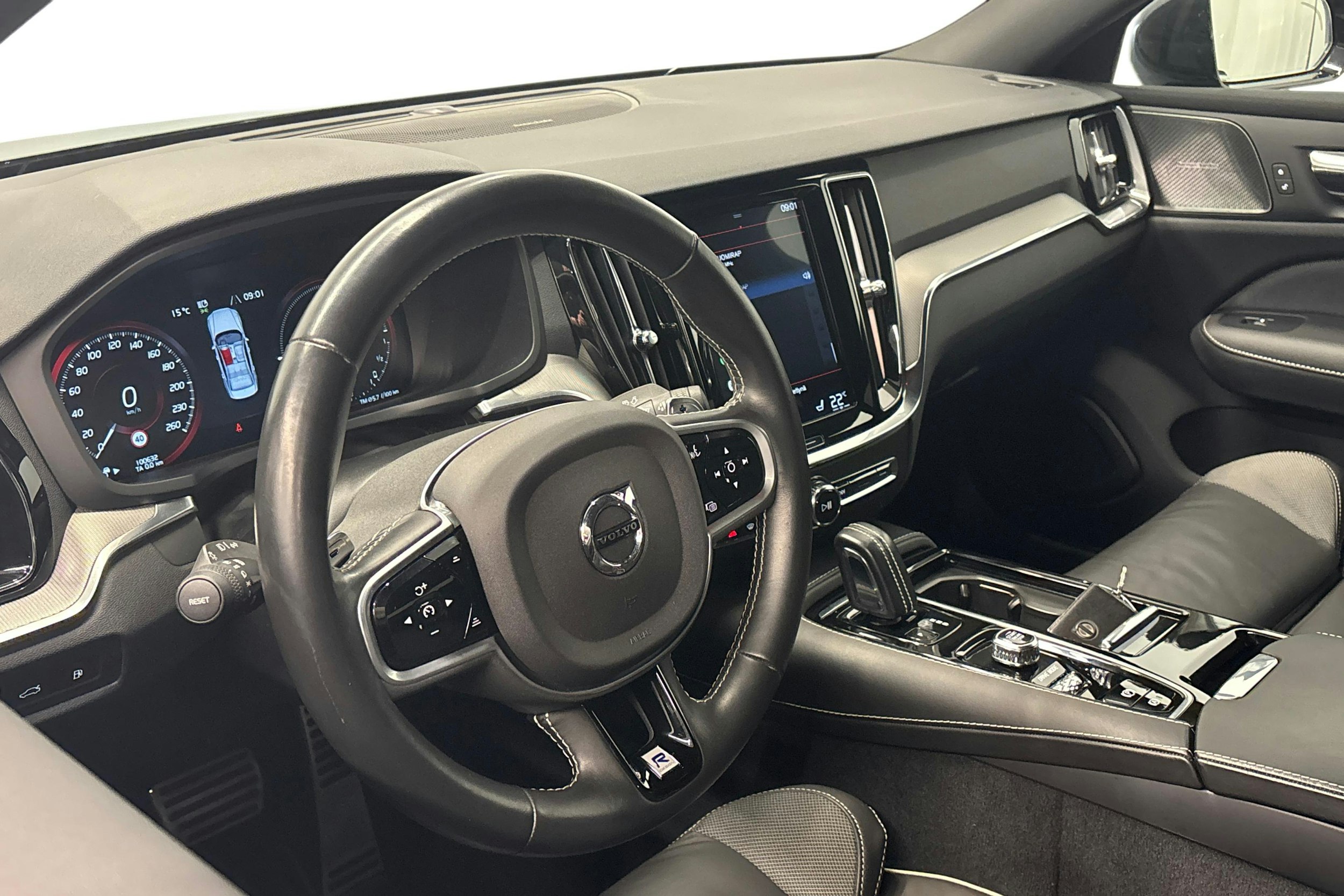 harmaa Volvo S60 2020 kuva 7.