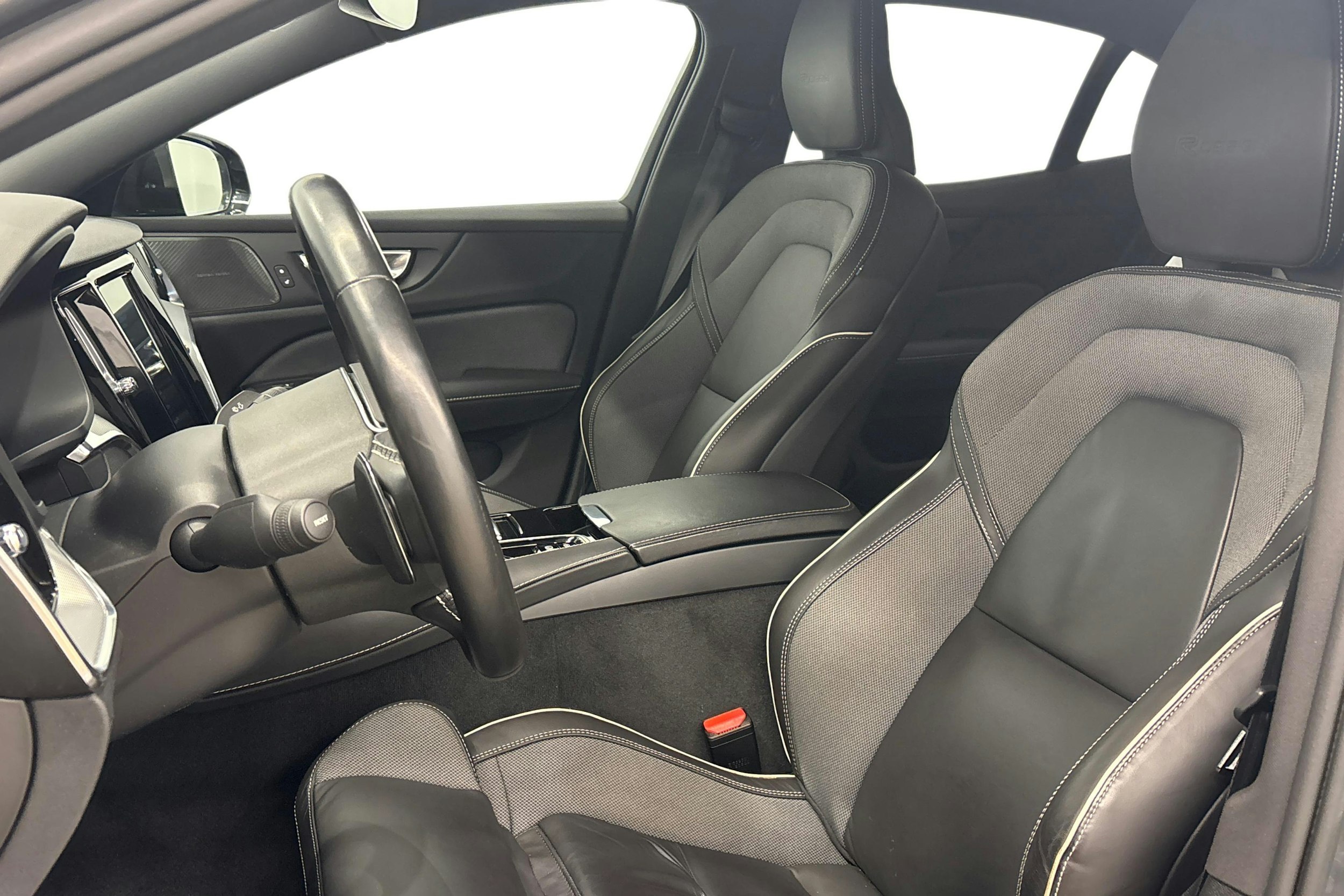 harmaa Volvo S60 2020 kuva 9.