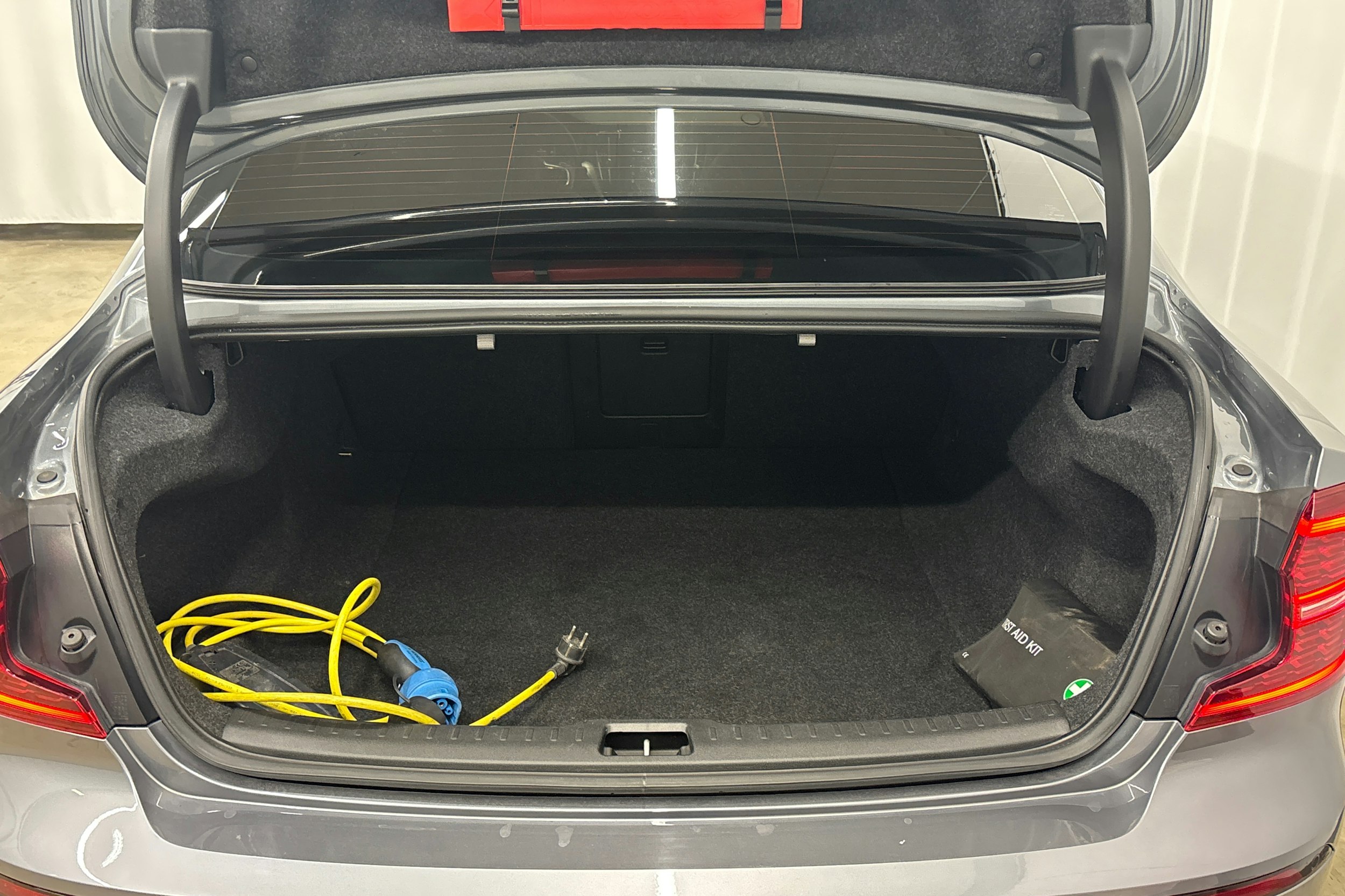 harmaa Volvo S60 2020 kuva 14.