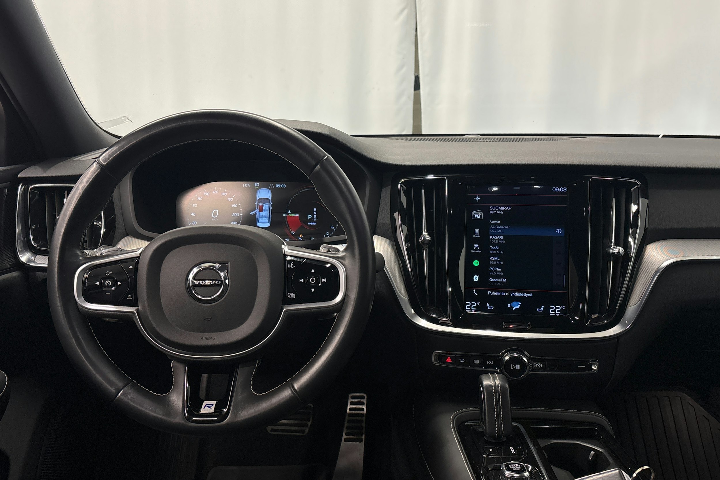 harmaa Volvo S60 2020 kuva 15.