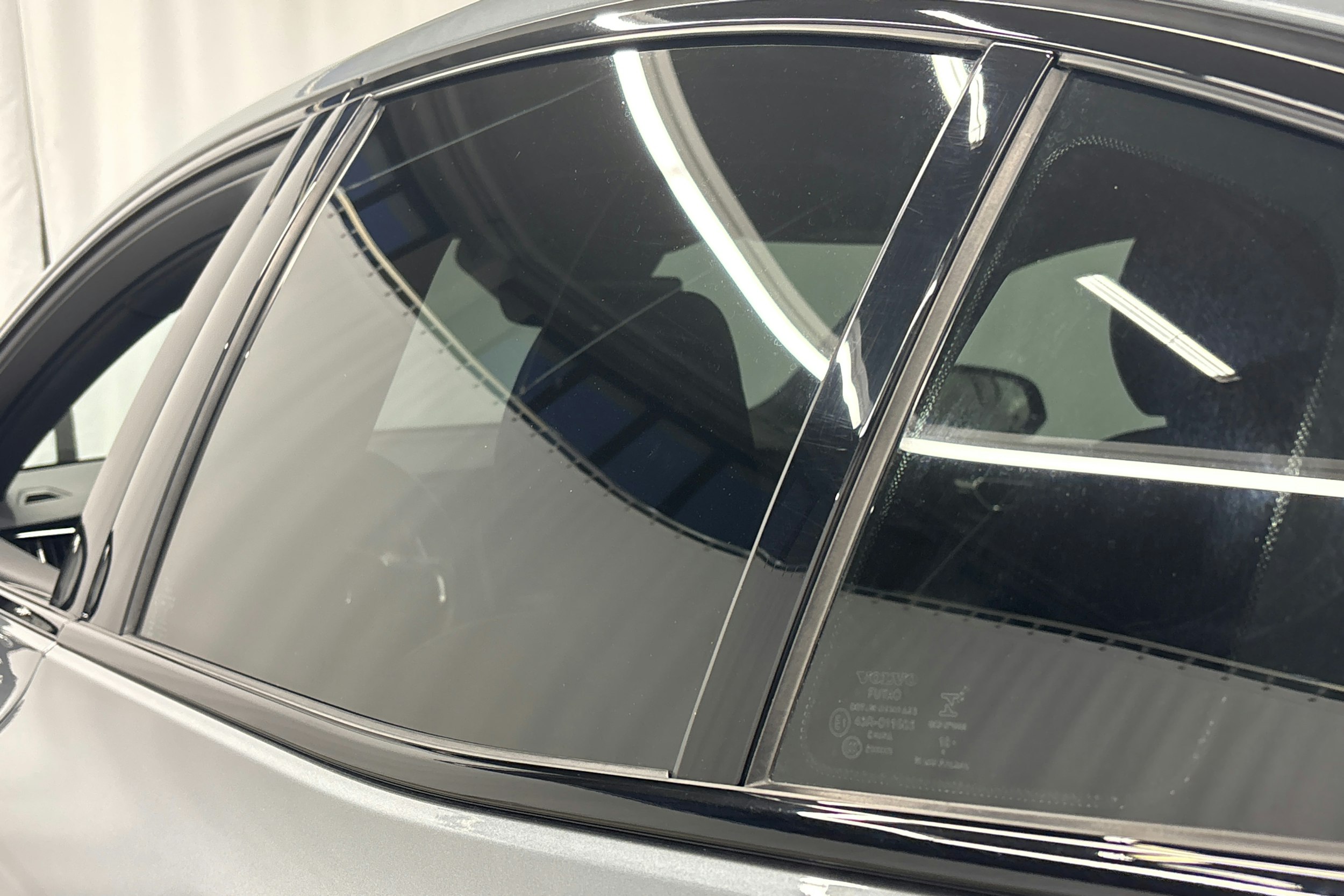 harmaa Volvo S60 2020 kuva 33.