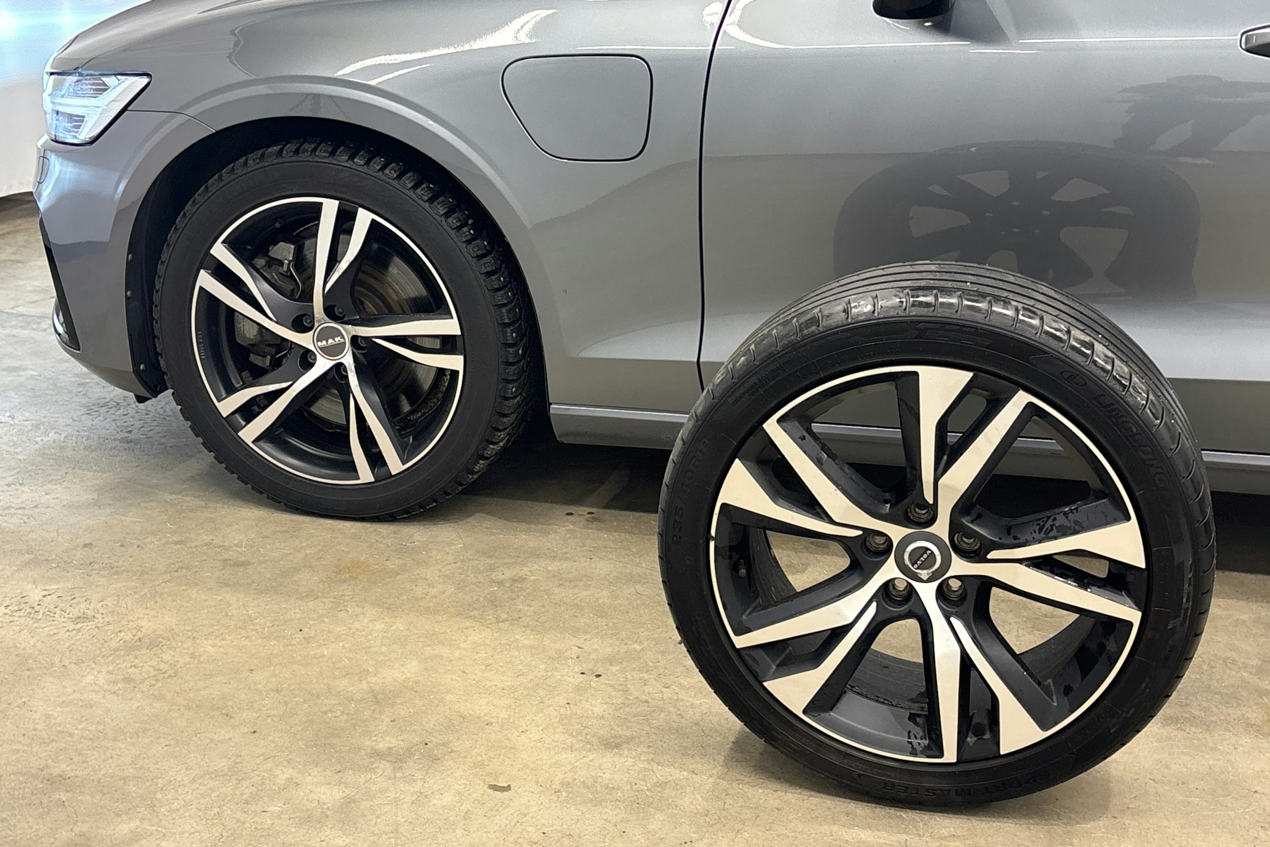 harmaa Volvo S60 2020 kuva 36.