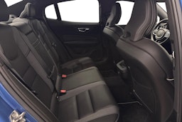 sininen Volvo S60 2020 kuva 10.