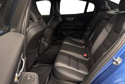 sininen Volvo S60 2020 kuva 11.