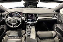 sininen Volvo S60 2020 kuva 14.