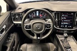 sininen Volvo S60 2020 kuva 15.