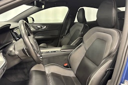 sininen Volvo S60 2020 kuva 18.