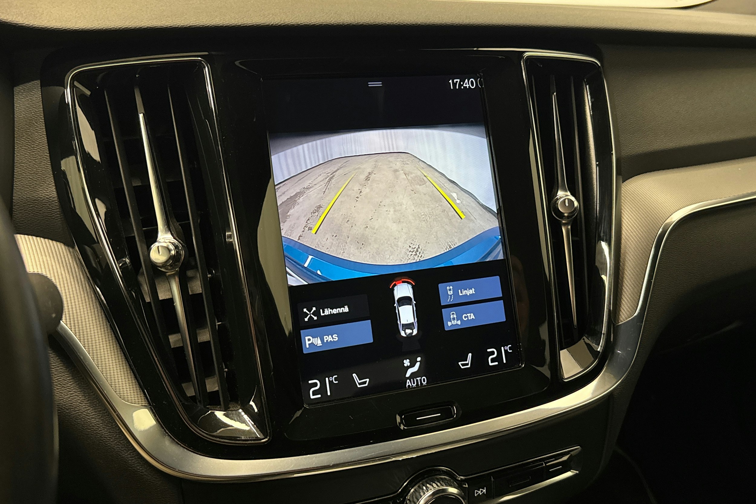 sininen Volvo S60 2020 kuva 25.