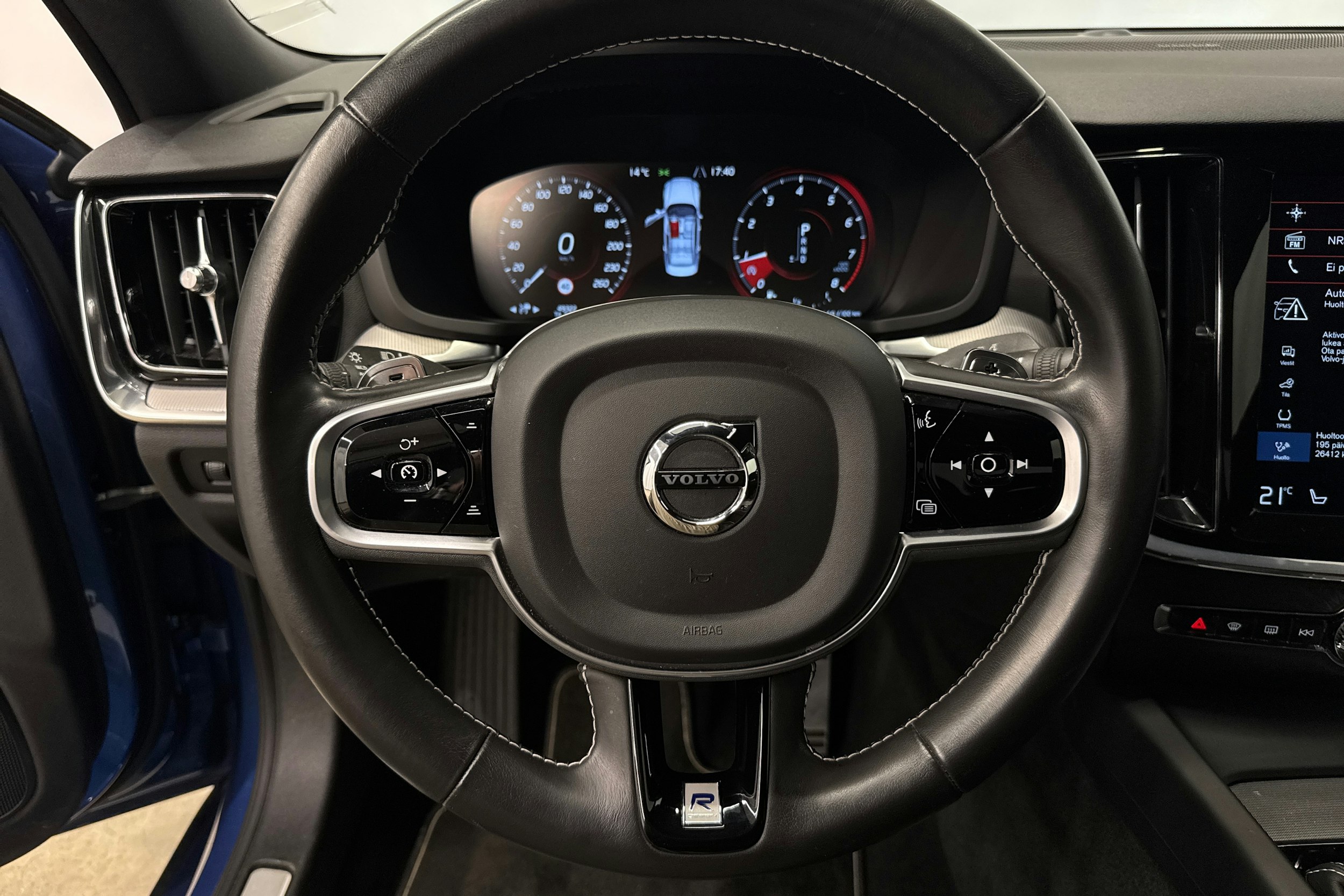 sininen Volvo S60 2020 kuva 26.