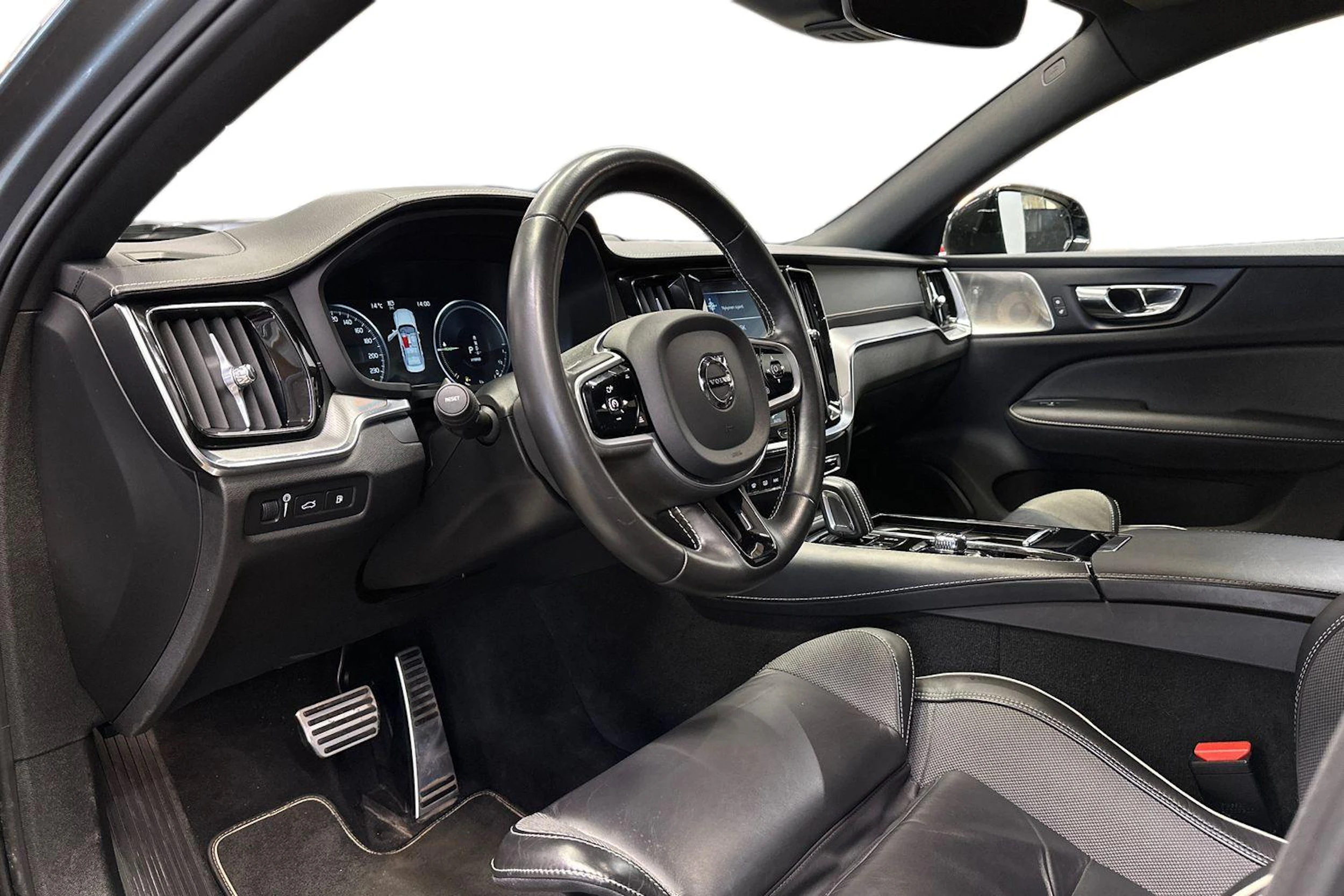 harmaa Volvo S60 2020 kuva 8.