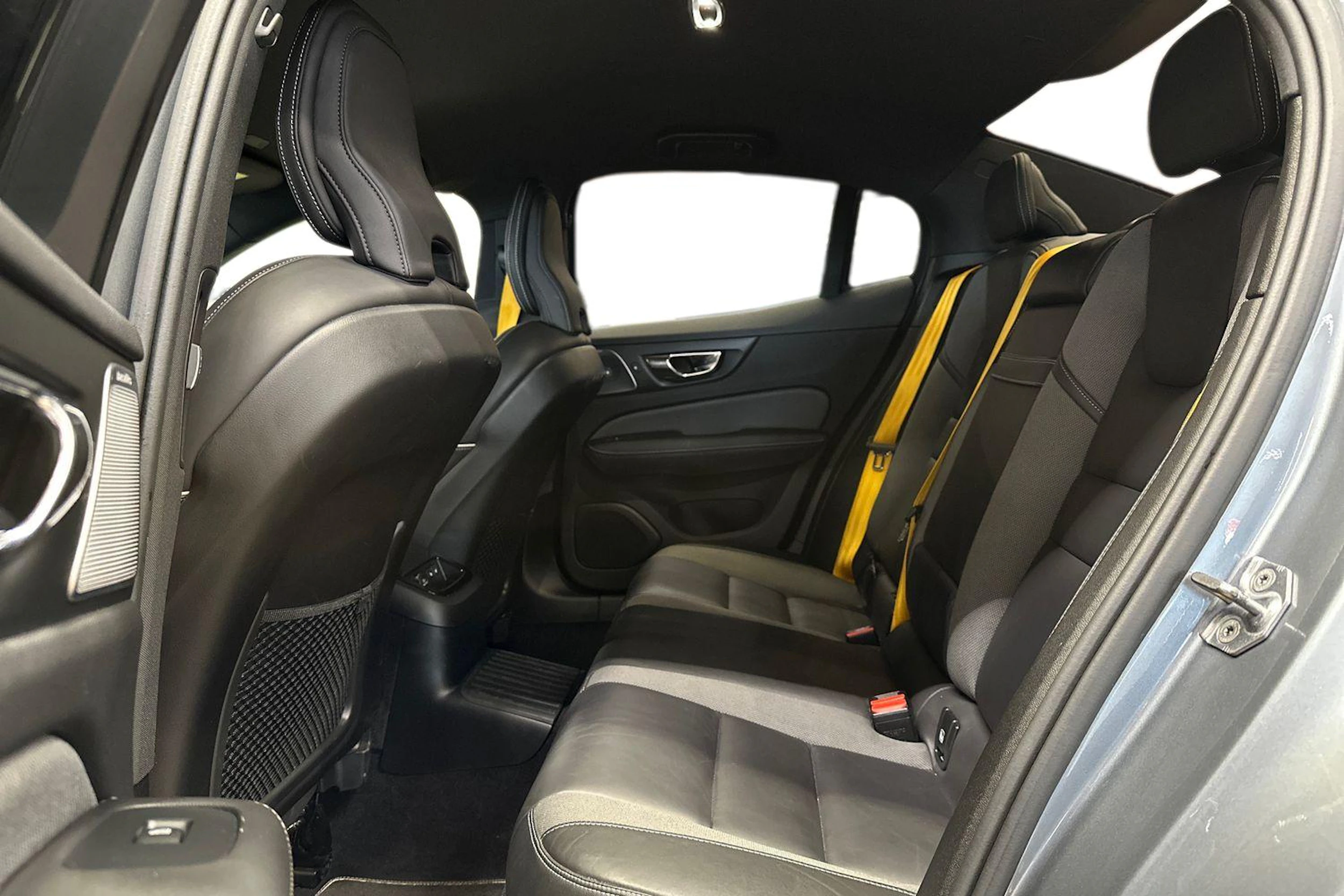 harmaa Volvo S60 2020 kuva 11.