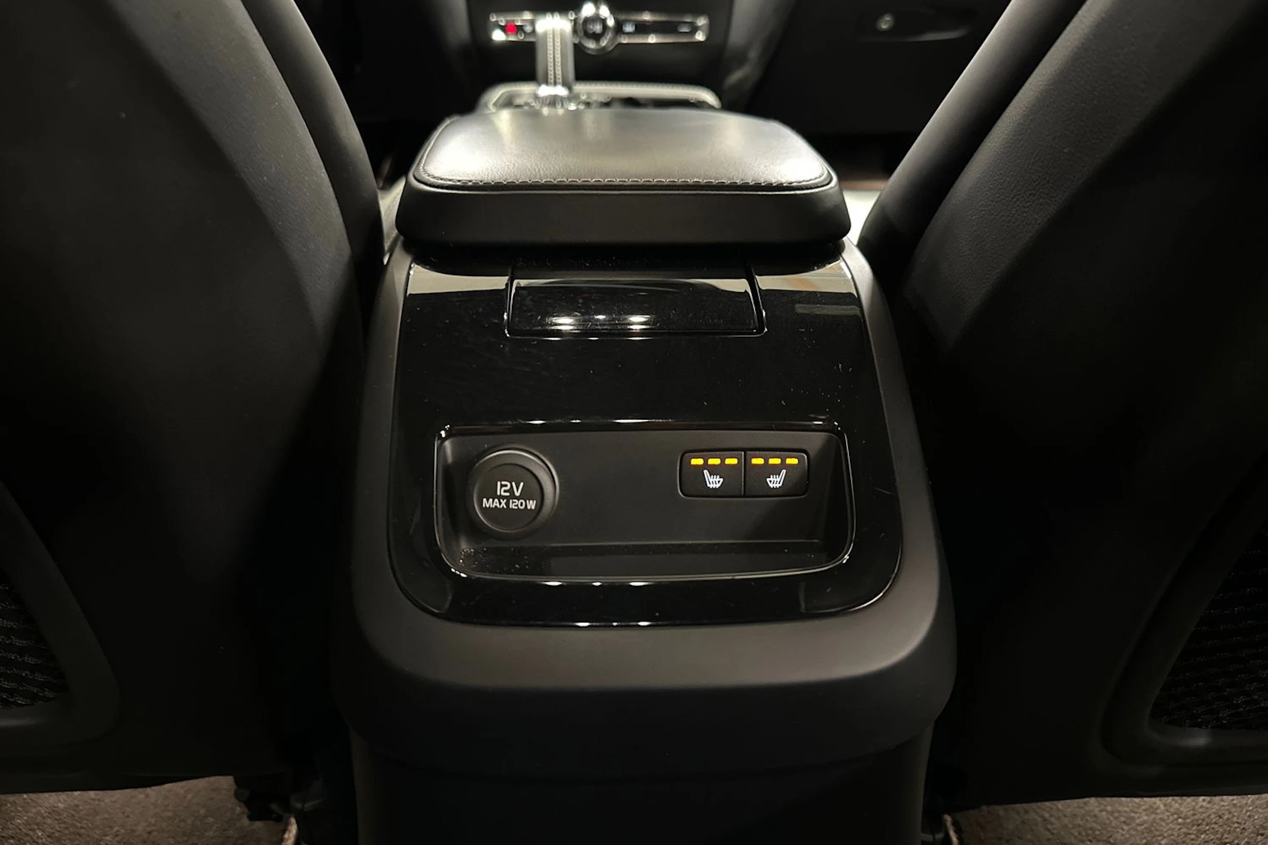 harmaa Volvo S60 2020 kuva 18.