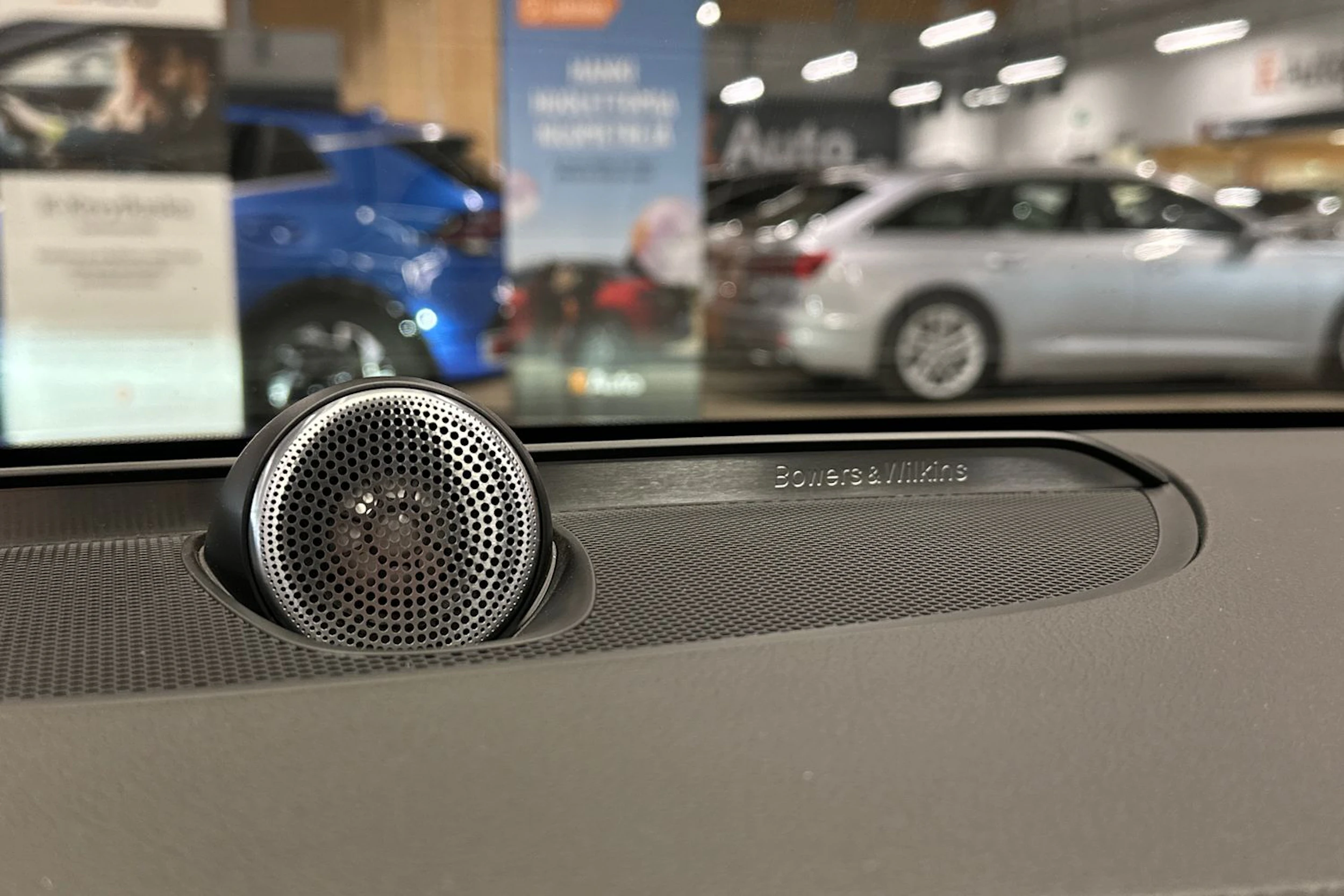 harmaa Volvo S60 2020 kuva 21.